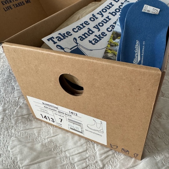 Kids Blundstone Brown Leather Boots with Blue Insoles AUS/UK size 7 - Picture 3 of 4